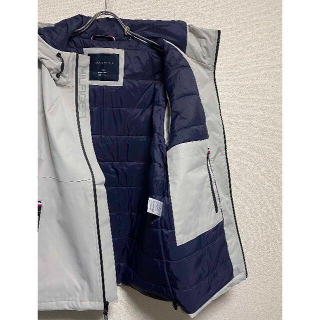 TOMMY HILFIGER(トミーヒルフィガー)の新品 L ★ トミーヒルフィガー メンズ 中綿 ジャケット シルバー US-M メンズのジャケット/アウター(ナイロンジャケット)の商品写真