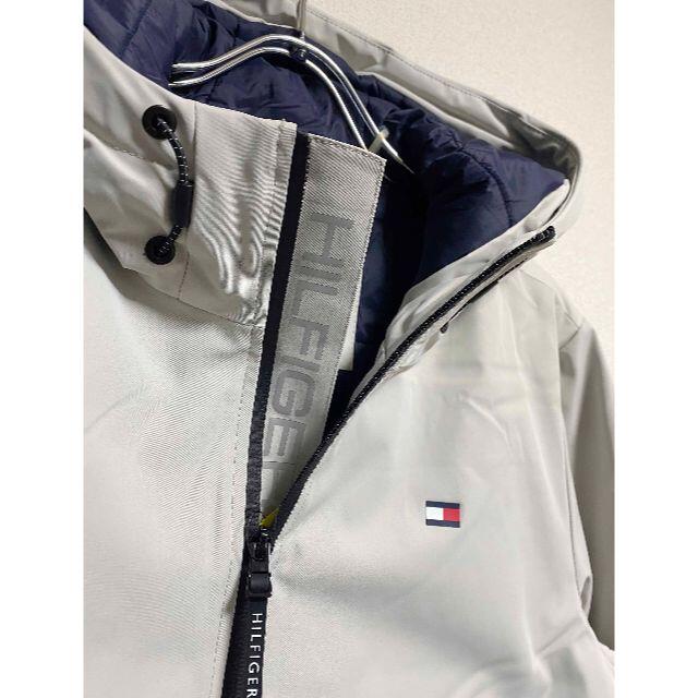 TOMMY HILFIGER(トミーヒルフィガー)の新品 L ★ トミーヒルフィガー メンズ 中綿 ジャケット シルバー US-M メンズのジャケット/アウター(ナイロンジャケット)の商品写真