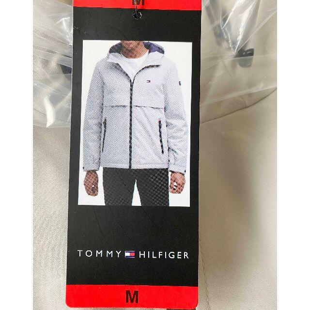 TOMMY HILFIGER(トミーヒルフィガー)の新品 L ★ トミーヒルフィガー メンズ 中綿 ジャケット シルバー US-M メンズのジャケット/アウター(ナイロンジャケット)の商品写真