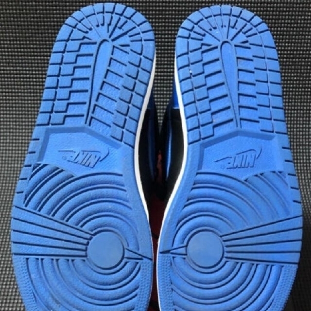 NIKE(ナイキ)のNIKE AIR JORDAN 1 RETRO HIGH ROYAL メンズの靴/シューズ(スニーカー)の商品写真