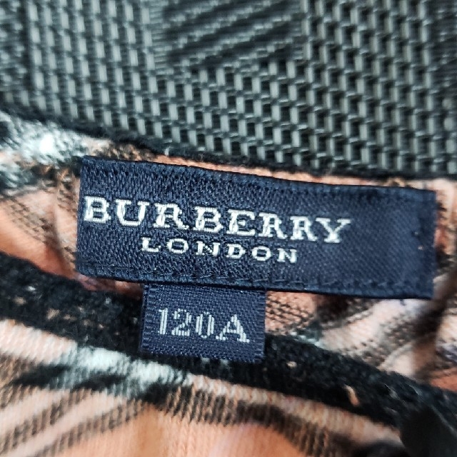 BURBERRY(バーバリー)のBURBERRY LONDON⭐カットソー⭐長袖⭐女の子⭐120A キッズ/ベビー/マタニティのキッズ服女の子用(90cm~)(Tシャツ/カットソー)の商品写真