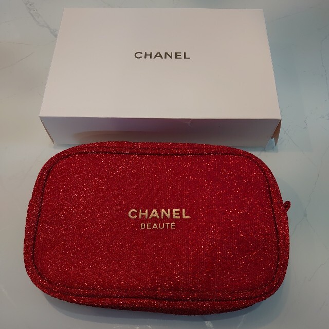 CHANEL(シャネル)のシャネル　ノベルティ　ポーチ レディースのファッション小物(ポーチ)の商品写真