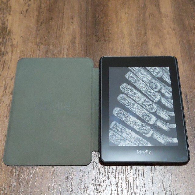 【24時間以内発送】Amazon Kindle Paperwhite 第10世代 スマホ/家電/カメラのPC/タブレット(電子ブックリーダー)の商品写真