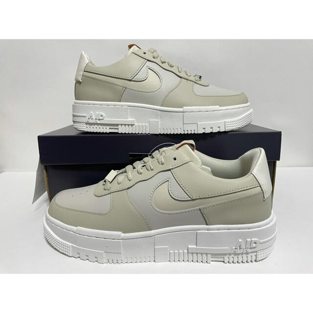 NIKE(ナイキ)の【新品】NIKE WMNS AIR FORCE 1 PIXCELライトストーン レディースの靴/シューズ(スニーカー)の商品写真