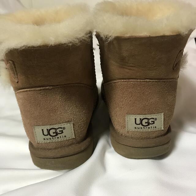 UGG(アグ)のUGG ベイリーボタン　6  レディースの靴/シューズ(ブーツ)の商品写真