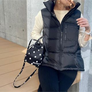 UNIQLO - ユニクロ +J ダウンベスト ブラック Sサイズの通販 by ...