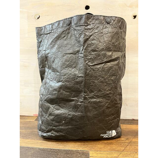 THE NORTH FACE(ザノースフェイス)のノースフェイス　紙袋風バック メンズのバッグ(その他)の商品写真