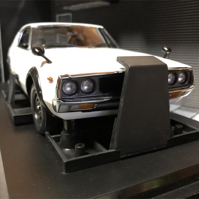 新品未展示品　京商1/18 日産スカイライン2000GT-Rストリートバージョン