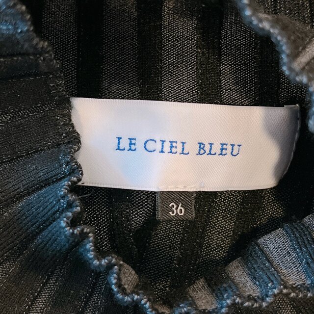 LE CIEL BLEU(ルシェルブルー)のLE CIEL BLEU プレーティングニットハイネックトップス　ルシェルブルー レディースのトップス(ニット/セーター)の商品写真