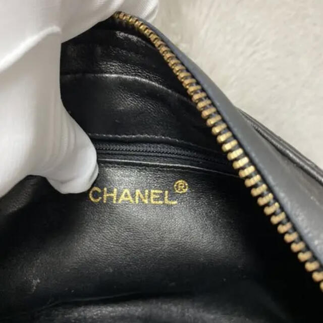 CHANEL(シャネル)の【正規品】【CHANEL】シャネルチェーンショルダーバッグ レディースのバッグ(ショルダーバッグ)の商品写真