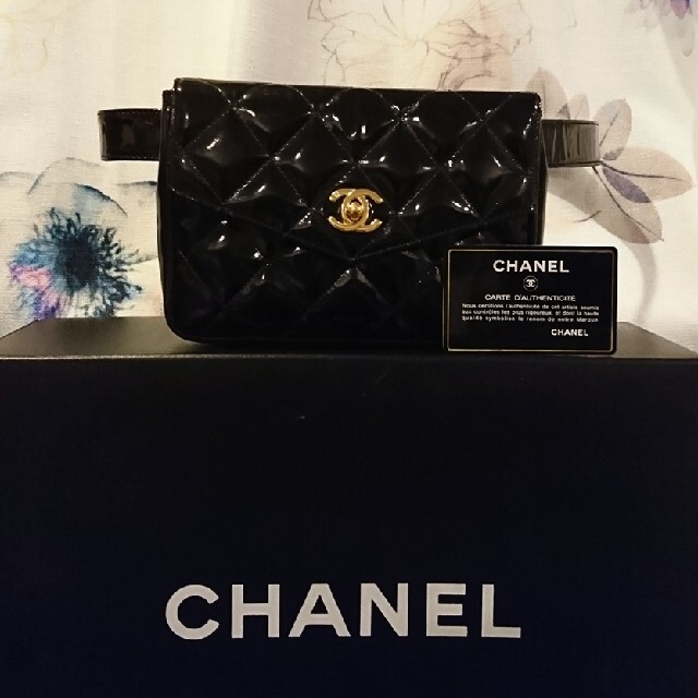 CHANEL(シャネル)の‼️クーポン限定お値下げ♥️シャネル マトラッセ♥️ボディバッグ・ウエストポーチ レディースのバッグ(ボディバッグ/ウエストポーチ)の商品写真