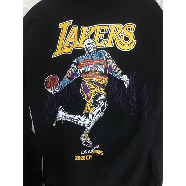 Supreme(シュプリーム)の【極美品】WARREN LOTAS LosAngeles Lakers 2020 メンズのトップス(パーカー)の商品写真