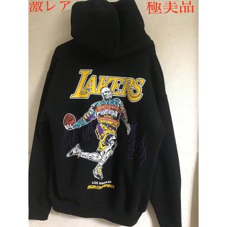 シュプリーム(Supreme)の【極美品】WARREN LOTAS LosAngeles Lakers 2020(パーカー)