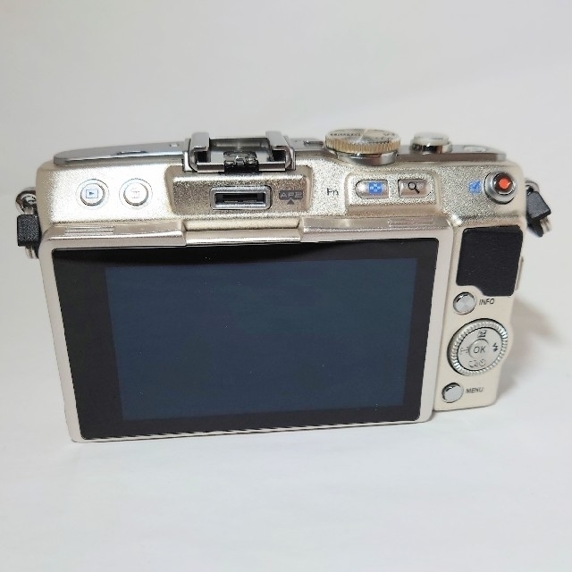 新しいエルメス シルバーボディ E-PL5 OLYMPUS オリンパス 17mm カメラ 中古 ミラーレス一眼 レンズセット パンケーキ 単焦点 シルバー 2.8 - オリンパス - labelians.fr 新しいエルメス シルバーボディ E-PL5 OLYMPUS オリンパス 17mm カメラ 中古 ミラーレス一眼 レンズセット パンケーキ 単焦点 シルバー 2.8 - オリンパス - labelians.fr