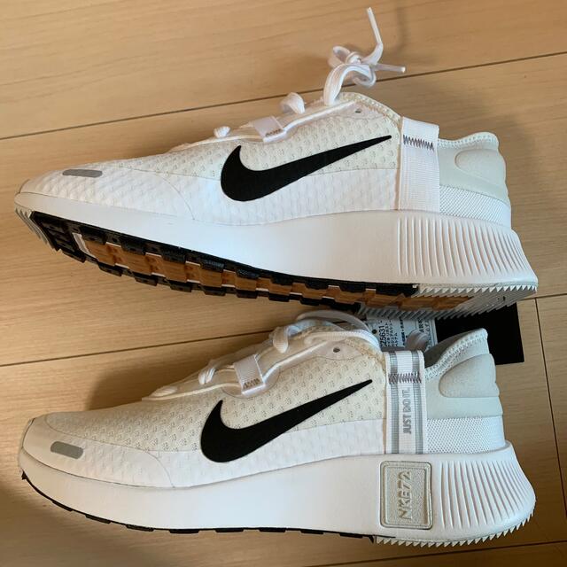 NIKE リポスト 24 スニーカーの通販 by 柚子's shop|ナイキならラクマ - 未使用タグ付き NIKE ナイキ 大得価