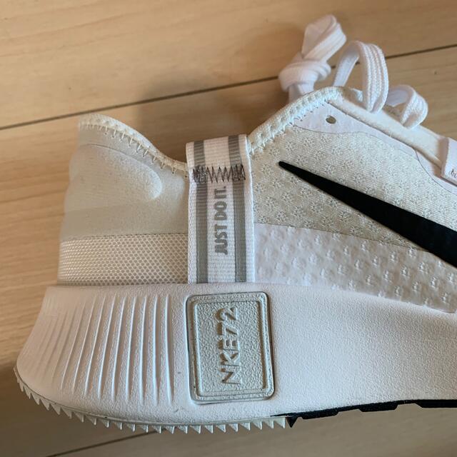 NIKE リポスト 24 スニーカーの通販 by 柚子's shop|ナイキならラクマ - 未使用タグ付き NIKE ナイキ 大得価
