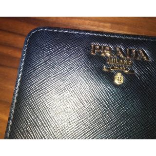 【値下げ】PRADA (プラダ)  黒 二つ折り財布 サフィアーノ IML018