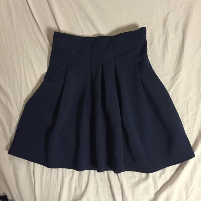 GU(ジーユー)のGU タック スカート レディースのスカート(ミニスカート)の商品写真