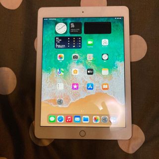 アイパッド(iPad)のipad 2017 セルラーモデル(タブレット)