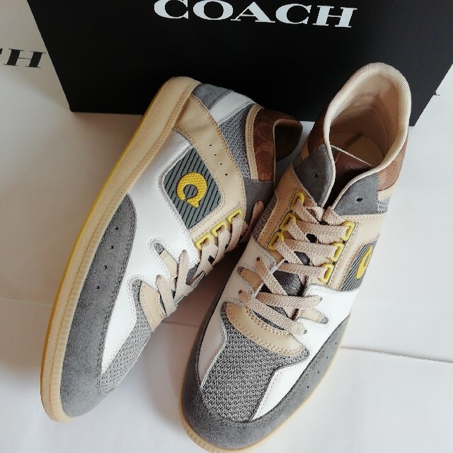 COACH(コーチ)の正規店購入　コーチ　シグネチャー　レザースニーカー　新品、箱付き メンズの靴/シューズ(スニーカー)の商品写真