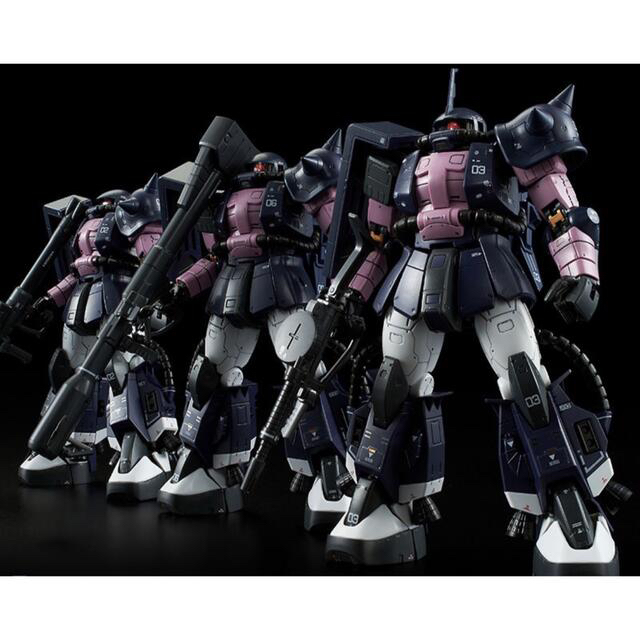 BANDAI - RG 1/144 黒い三連星専用ザクⅡ×3セット＋黒い三連ハロ