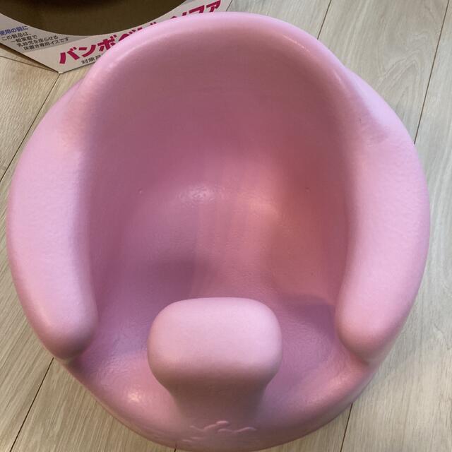 Bumbo(バンボ)のバンボ　テーブル&ベルト付き　ピンク キッズ/ベビー/マタニティの授乳/お食事用品(その他)の商品写真