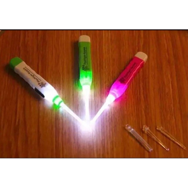 大人気☆光る耳かき LEDライト 耳掃除 キッズ ベビー キッズ/ベビー/マタニティの洗浄/衛生用品(綿棒)の商品写真