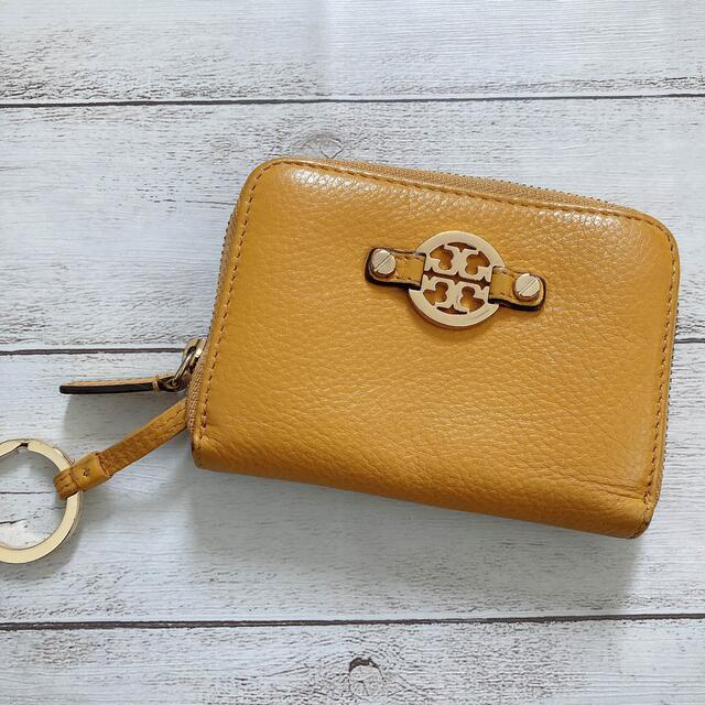 Tory Burch(トリーバーチ)の【ブランドロゴ】Tory Burch トリーバーチ ミニ財布 ラウンドファスナー レディースのファッション小物(財布)の商品写真