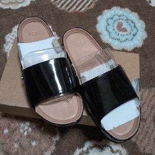 アグ(UGG)のUGG エナメル サンダル 23cm(サンダル)