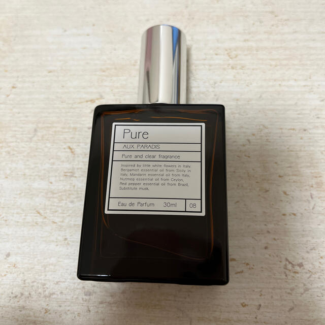 AUX PARADIS(オゥパラディ)のオゥパラディ　AUX PARADIS ピュア　30ml コスメ/美容の香水(香水(女性用))の商品写真