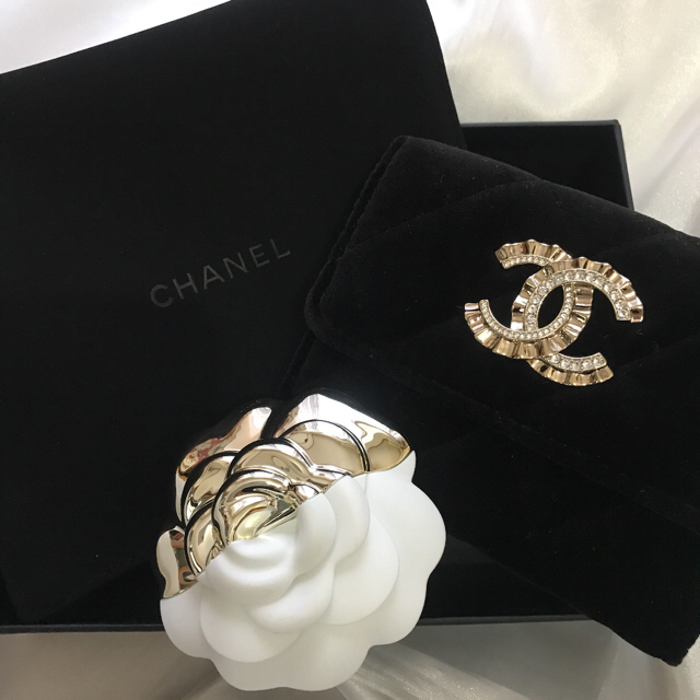 CHANEL(シャネル)の💙CHANEL❤️CCミニウォレット💙マトラッセベロア❤️日本未発売 レディースのファッション小物(財布)の商品写真