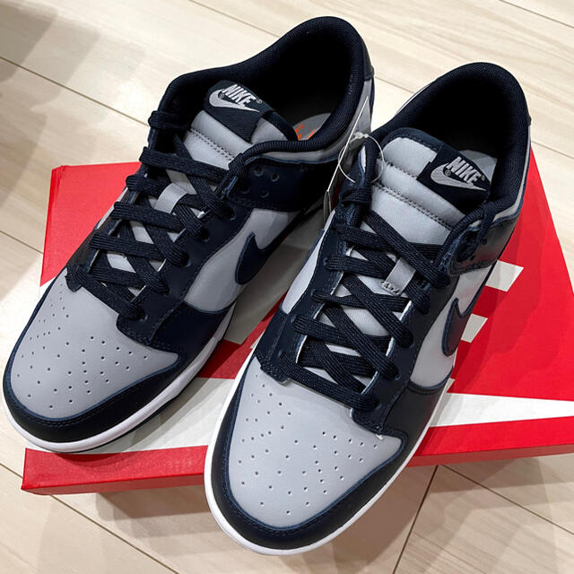 スニーカーNIKE DUNK LOW チャンピオンシップグレー　ナイキ　ダンク　ロー