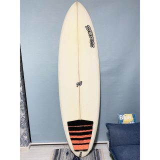 まぁまぁ美品R5MOVESサーフボード5.10