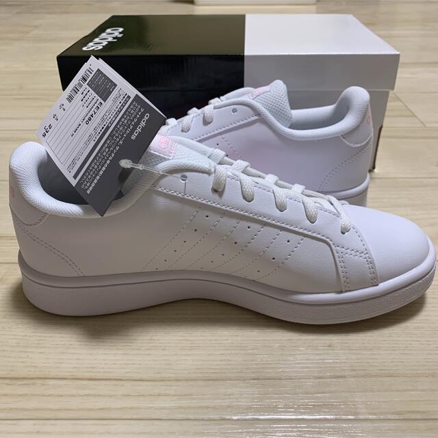 adidas(アディダス)のadidas アディダス　GRANDCOURT BASE W 23.5cm 新品 レディースの靴/シューズ(スニーカー)の商品写真