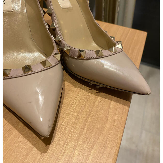 valentino garavani(ヴァレンティノガラヴァーニ)のバレンチノ　パンプス レディースの靴/シューズ(ハイヒール/パンプス)の商品写真