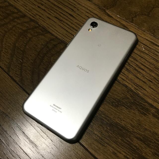 AQUOS(アクオス)のAQUOS SHV43 SIMフリー スマホ/家電/カメラのスマートフォン/携帯電話(スマートフォン本体)の商品写真