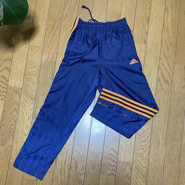 adidas(アディダス)の140cmアディダスパンツ・長ズボン・ブルーオレンジ裾チャック キッズ/ベビー/マタニティのキッズ服男の子用(90cm~)(パンツ/スパッツ)の商品写真