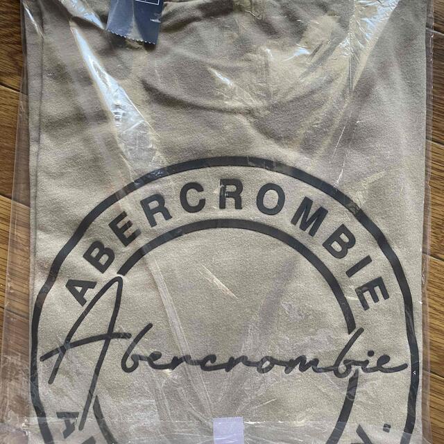 Abercrombie&Fitch(アバクロンビーアンドフィッチ)の【新品】超最新　アバクロ　長袖オーバーサイズバックロゴ　ロンT Be メンズのトップス(Tシャツ/カットソー(七分/長袖))の商品写真