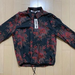 マックキュー(McQ)のMcQ 花柄コーチジャケット(ナイロンジャケット)