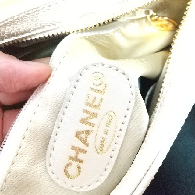 CHANEL(シャネル)の美品☆CHANEL シャネル キャビアスキン トートバッグ ベージュ レディースのバッグ(トートバッグ)の商品写真