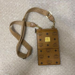 エムシーエム(MCM)の〈ヴィセトス オリジナル〉クロスボディ スマートフォン ケース　MCM(iPhoneケース)