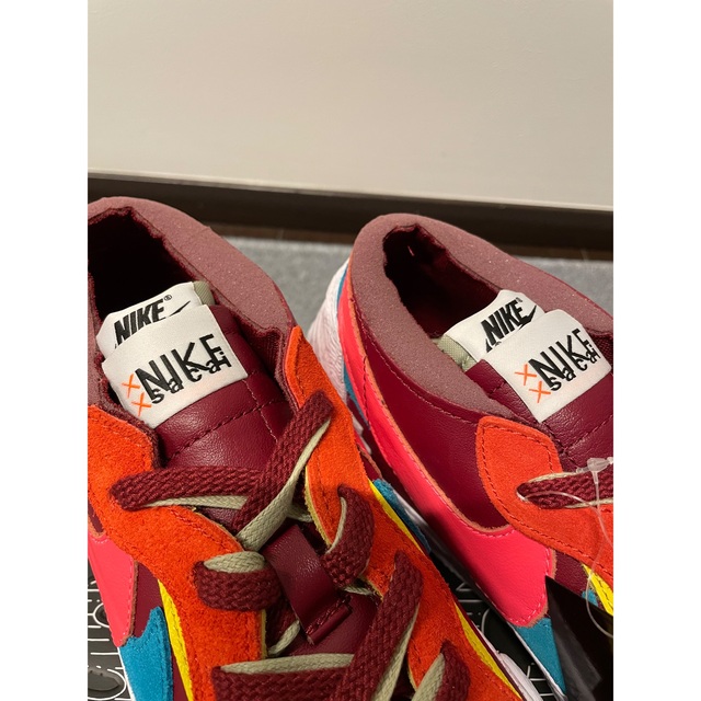 NIKE(ナイキ)のNike sacai KAWS Blazer Low カウズ サカイ ブレザー メンズの靴/シューズ(スニーカー)の商品写真