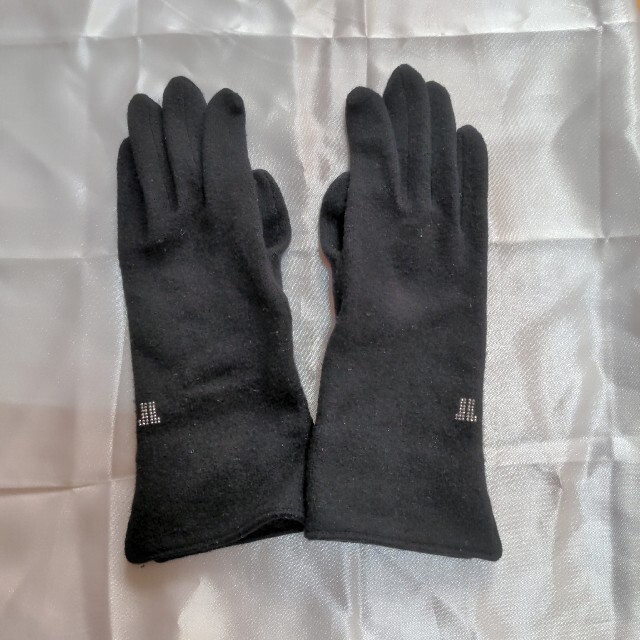 LANVIN en Bleu(ランバンオンブルー)の【ランバンオンブルー】ウール手袋　黒色　スマホ対応 レディースのファッション小物(手袋)の商品写真