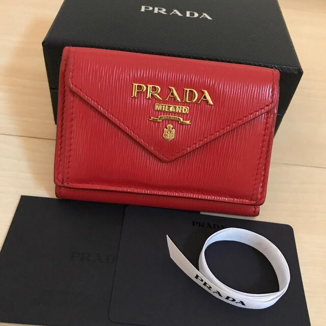 PRADA プラダ 三つ折り財布 ミニ財布 ミニウォレット 赤 | www.jarussi