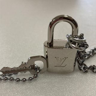 LOUIS VUITTON   シルバー カデナ 449 南京錠 パドロツク