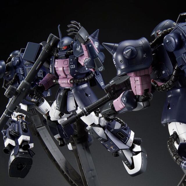 トリプルアクションベース付 ＲＧ 1/144 黒い三連星専用ザクII ３機セット