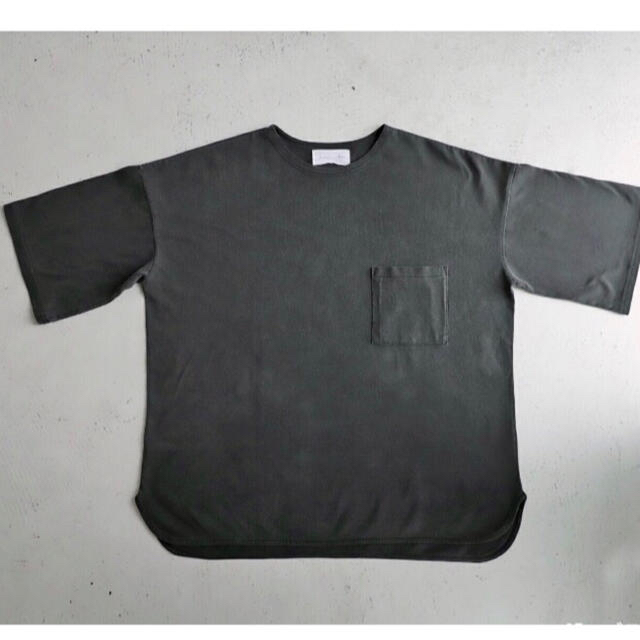 antiqua(アンティカ)のゆったり 綿100 バスク 五分袖 胸ポケット クルーネック レディースのトップス(Tシャツ(長袖/七分))の商品写真