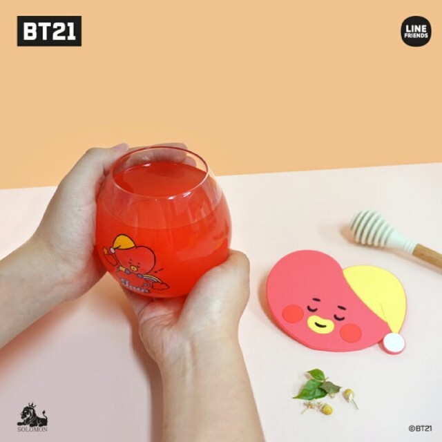 BT21 RJ ジン カップ＆コースターセット グラス 公式 BTS エンタメ/ホビーのおもちゃ/ぬいぐるみ(キャラクターグッズ)の商品写真