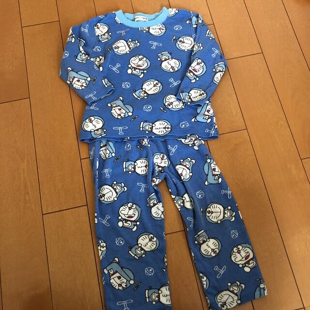 サンリオ(サンリオ)のドラえもんパジャマ　100  キッズ/ベビー/マタニティのキッズ服男の子用(90cm~)(パジャマ)の商品写真