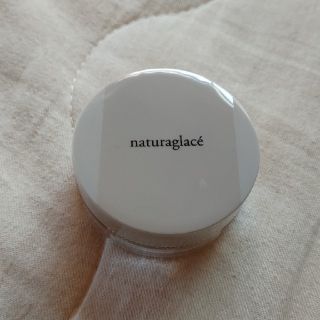 ナチュラグラッセ(naturaglace)のnaturaglace　ミニパウダー（パフ付）(フェイスパウダー)